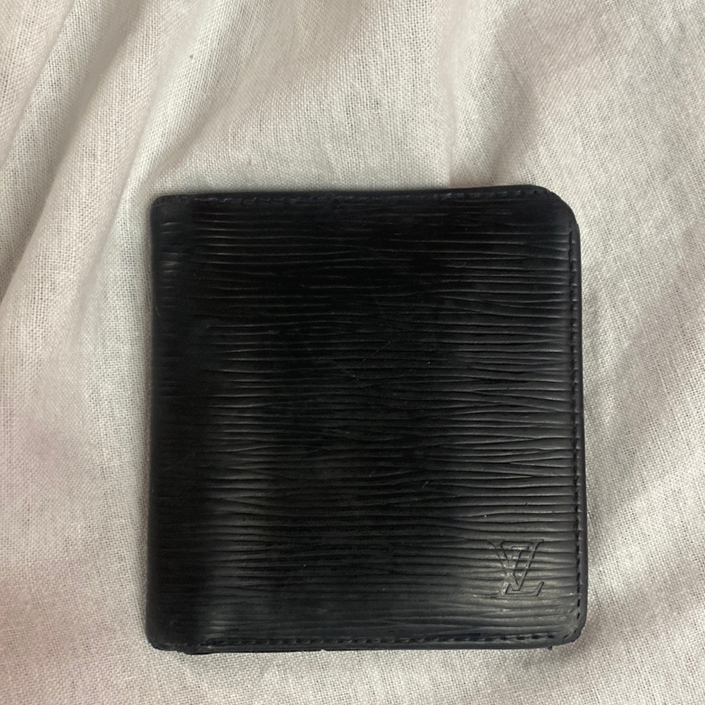 Louis Vuitton Epi Black Leather Bifold Wallet Authentic
